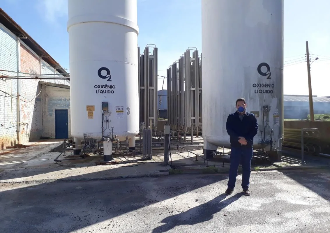 Vasos de pressão de oxigênio líquido avaliados quanto à integridade estrutural e à segurança operacional.